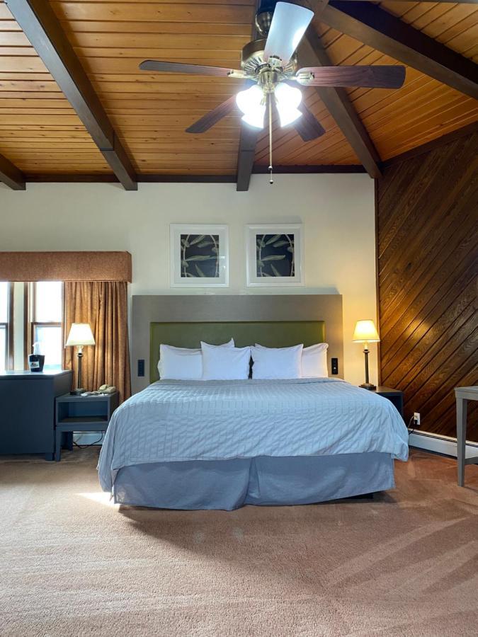 Pictured Rocks Inn And Suites М'юнісінг Екстер'єр фото